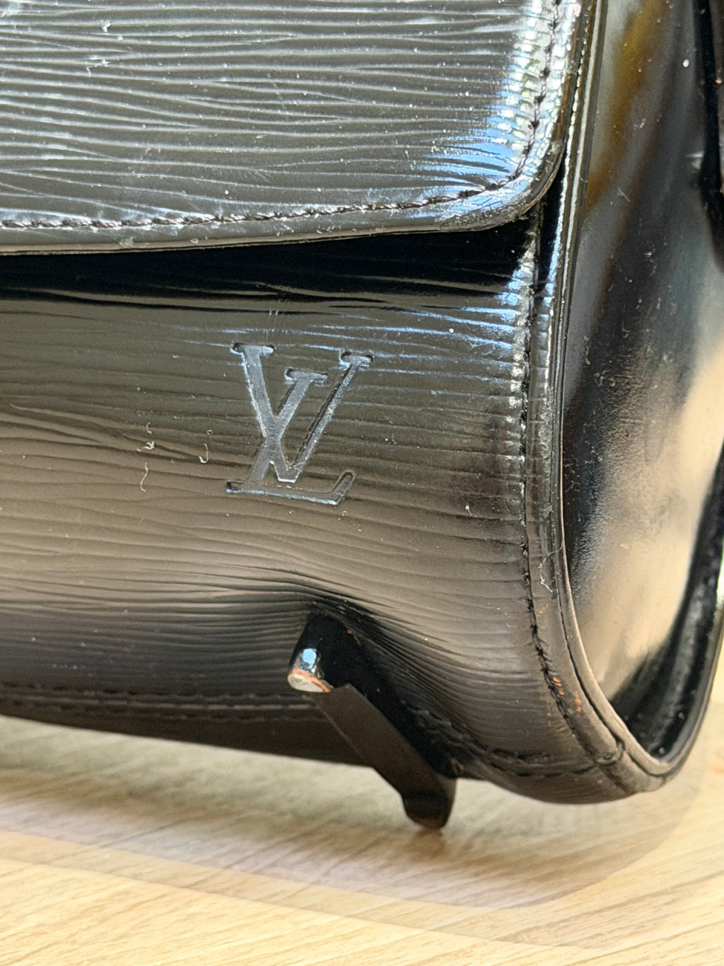 Louis Vuitton black Epi leather shoulder bag