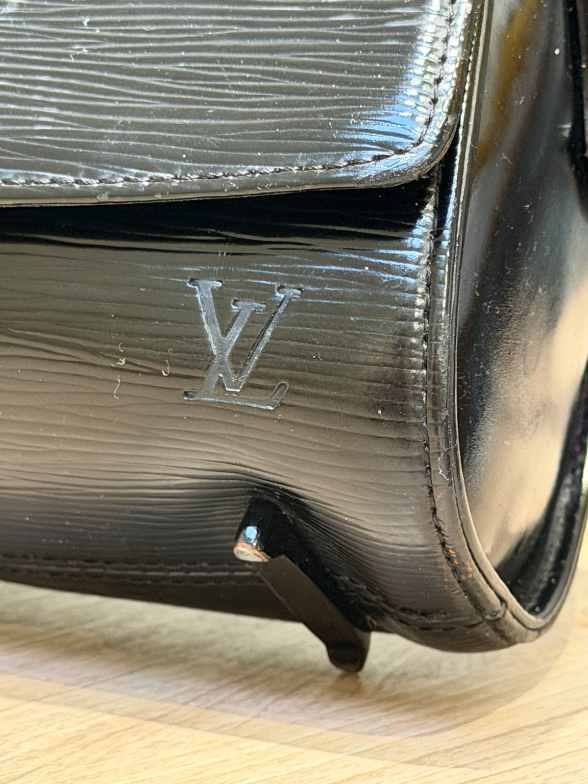 Louis Vuitton black Epi leather shoulder bag